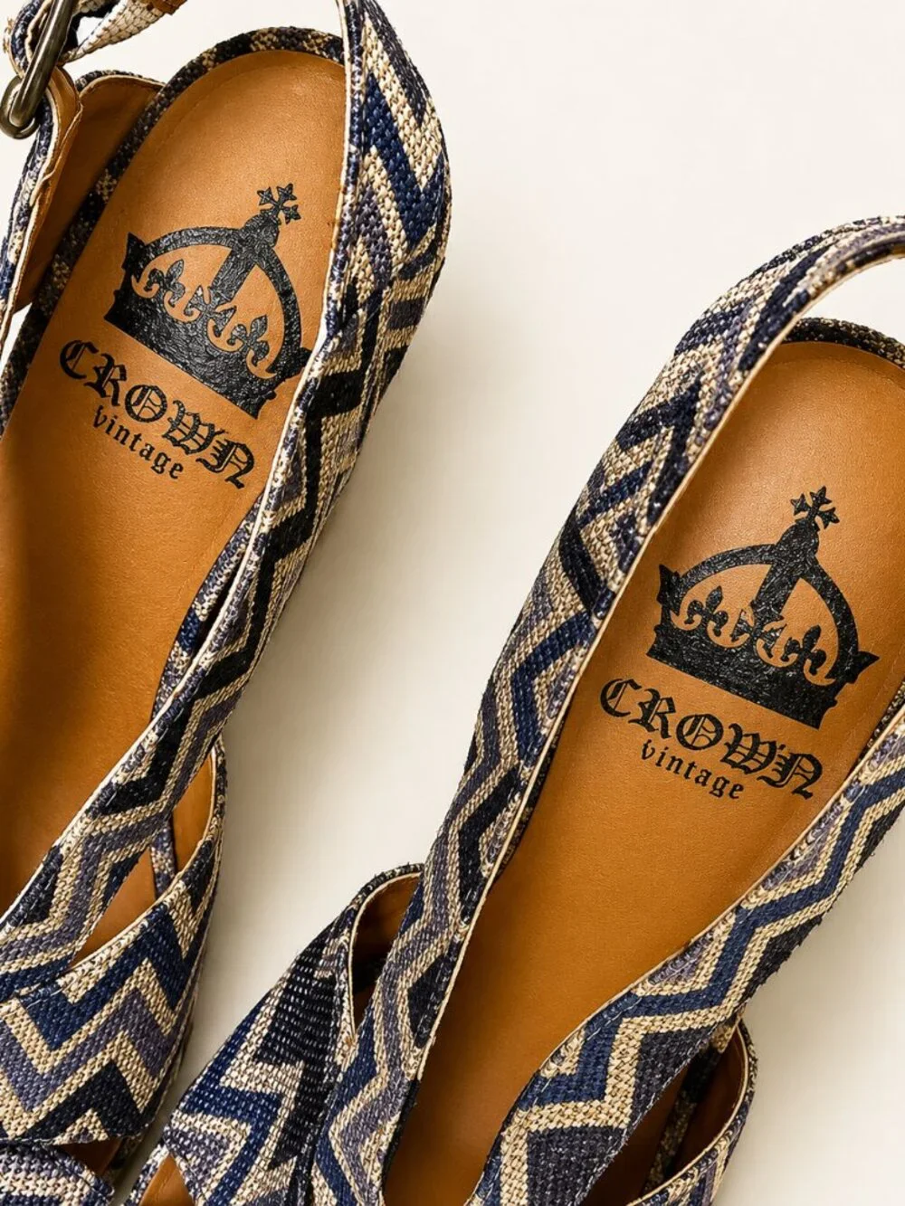 Crown Vintage Chevron Design Platform Wedge Sandal SZ 7.5